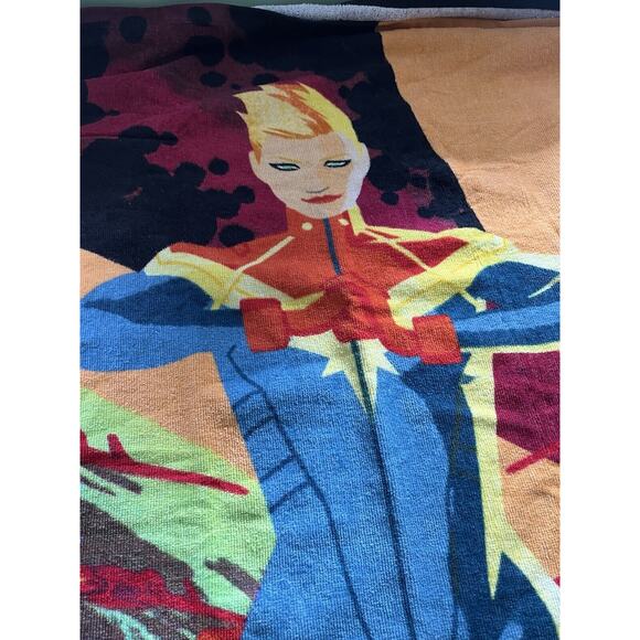 Captain Marvel Beach Bath Pool Towel Loot Crate Exclusive Avengers Full Size - Picture 2 of 6